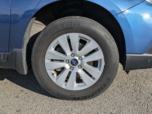 Used 2019 Subaru Outback 2.5i Premium image 11