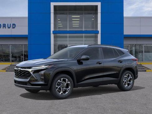 New 2026 Chevrolet Trax LT image 2