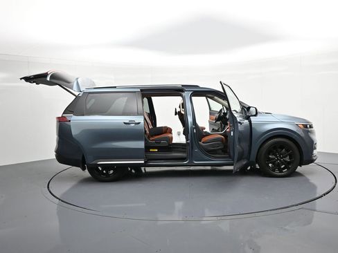 Used 2023 Kia Carnival SX FWD image 41