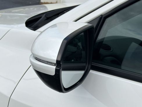 Used 2021 Honda HR-V EX image 27