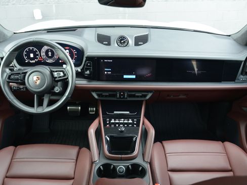 Certified 2025 Porsche Cayenne GTS image 12