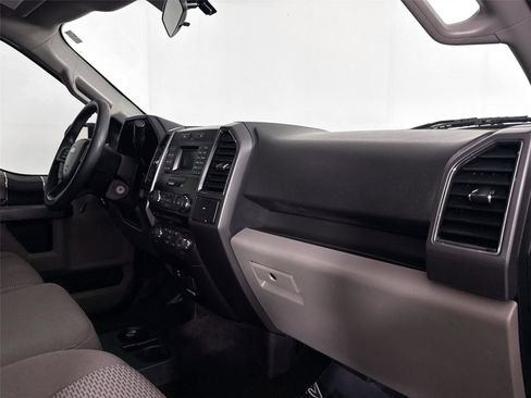 Used 2017 Ford F150 XLT image 36