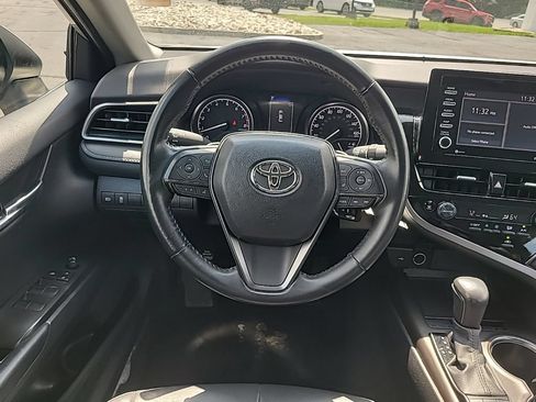 Used 2023 Toyota Camry SE FWD image 6