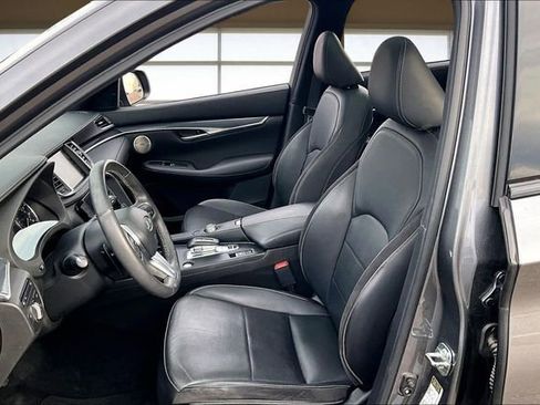 Used 2023 INFINITI QX50 Sport image 25