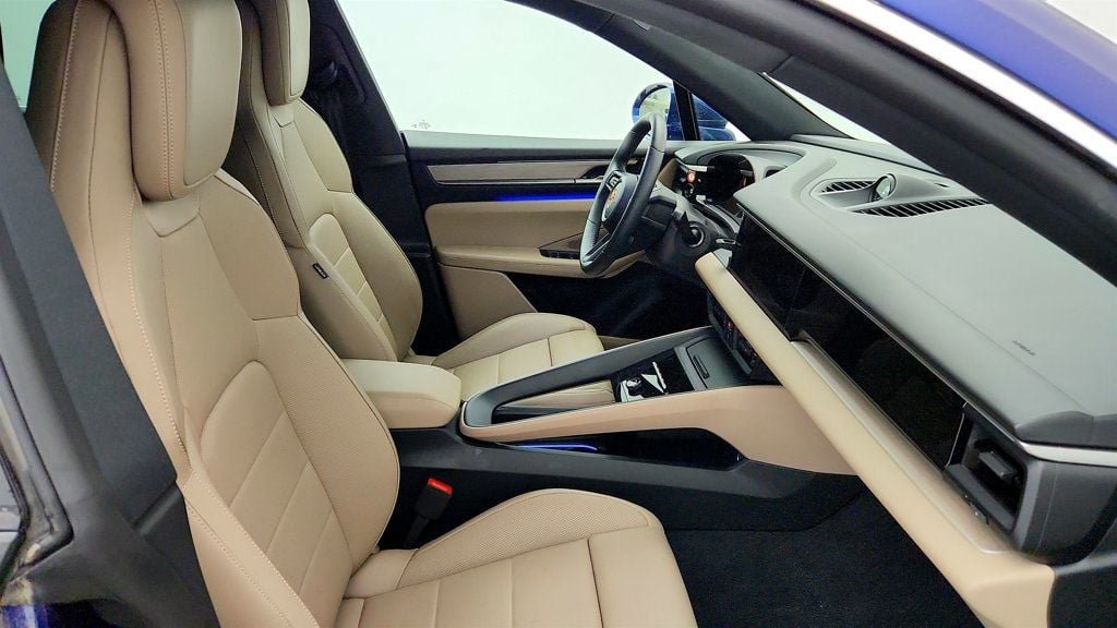 Used 2025 Porsche Macan 4S Electric w/ Premium Package AWD/4WD image 24