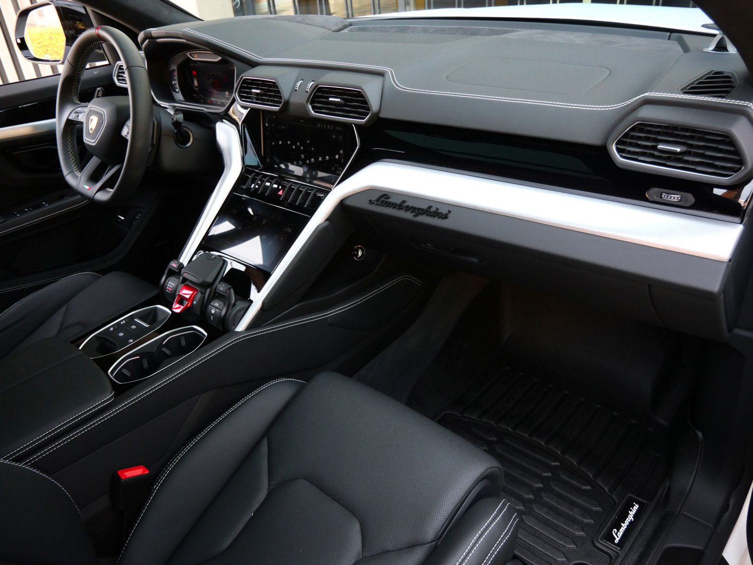 Used 2024 Lamborghini Urus S AWD/4WD image 26