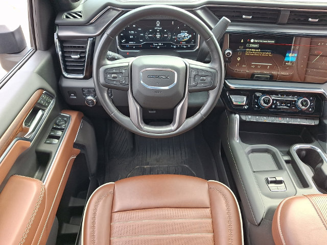 Used 2025 GMC Sierra 2500 Denali Ultimate AWD/4WD image 3