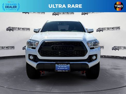 Used 2021 Toyota Tacoma TRD Off-Road w/ Technology Package AWD/4WD image 2