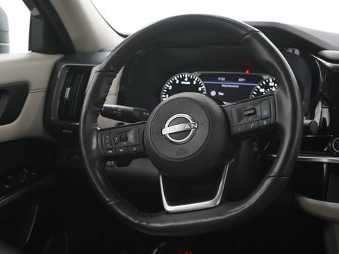 Used 2024 Nissan Pathfinder SL w/ Black Appearance Package AWD/4WD image 15