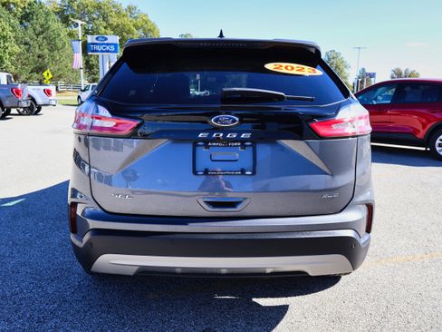 Used 2023 Ford Edge SEL w/ Convenience Package image 4