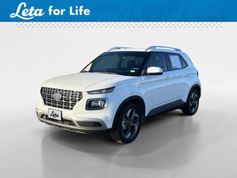 Used 2024 Hyundai Venue SEL image 1