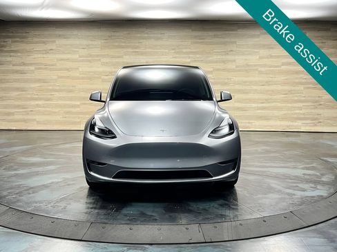 Used 2025 Tesla Model Y Long Range AWD/4WD image 9