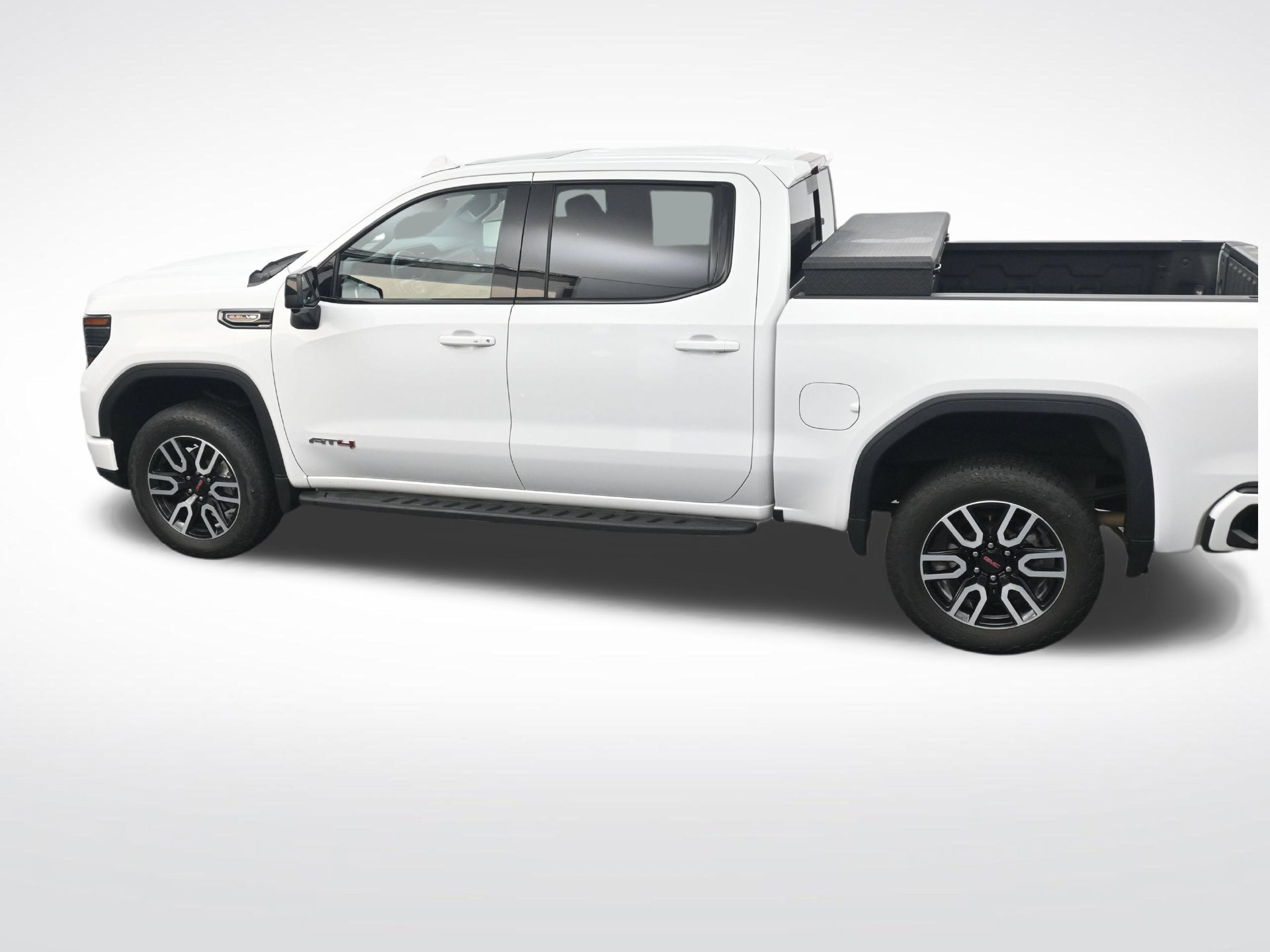 Used 2024 GMC Sierra 1500 AT4 w/ Technology Package AWD/4WD image 28