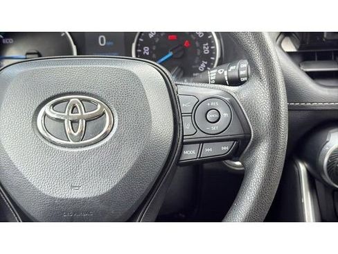 Certified 2022 Toyota RAV4 XLE AWD/4WD image 22
