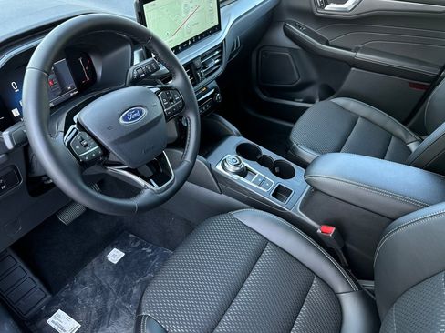 New 2025 Ford Escape SE image 10