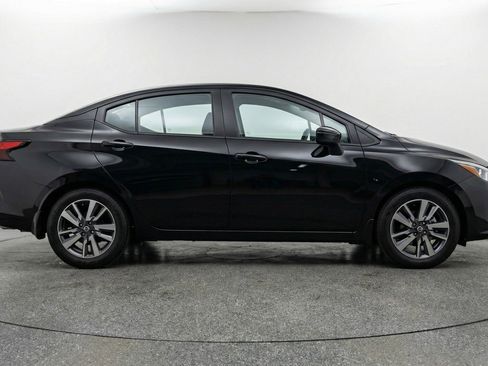 Used 2025 Nissan Versa SV image 11