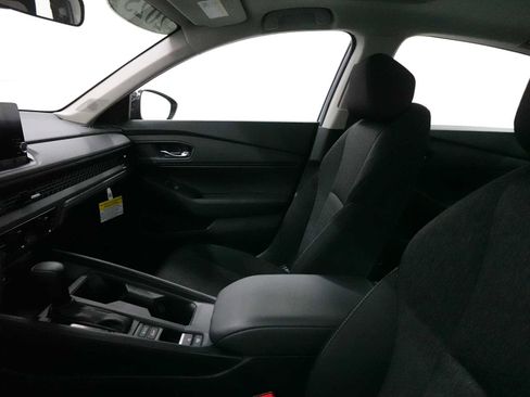 Used 2025 Honda Accord SE image 13