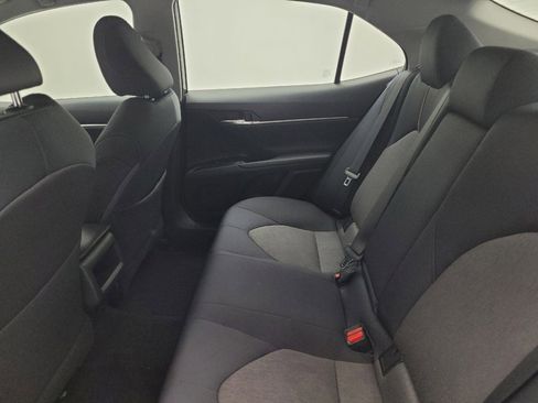 Used 2018 Toyota Camry LE image 18