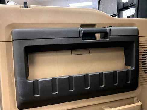 Used 2011 Ford F250 XLT w/ Camper Pkg image 22