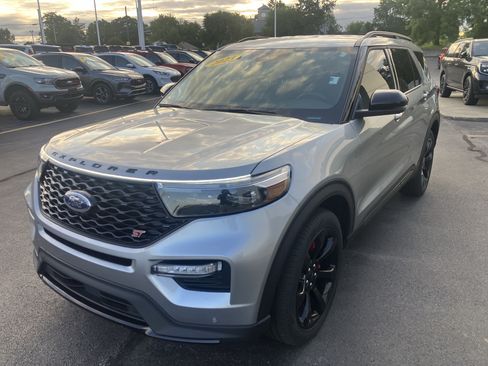 Used 2023 Ford Explorer ST w/ Equipment Group 401A AWD/4WD image 3