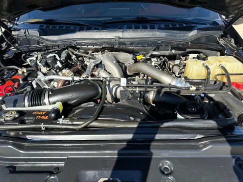 Used 2020 Ford F450 Platinum w/ FX4 Off-Road Package image 26