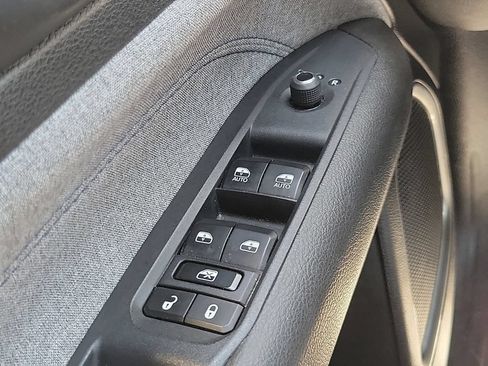 Used 2024 Jeep Compass Latitude AWD/4WD image 13