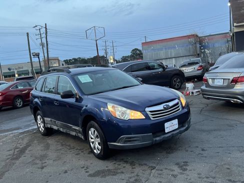 Used 2010 Subaru Outback 2.5i image 7