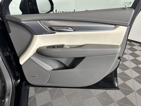 Used 2025 Cadillac XT5 Premium Luxury FWD image 14