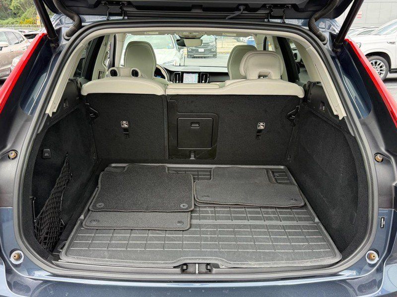 Used 2022 Volvo XC60 B5 Inscription w/ Advanced Package FWD image 5