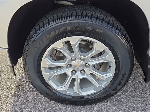 Used 2022 Chevrolet Silverado 1500 LTZ image 7