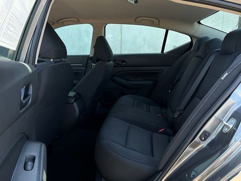 Used 2025 Nissan Altima 2.5 SV image 12