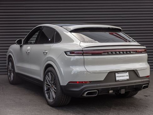 Used 2025 Porsche Cayenne Coupe image 3