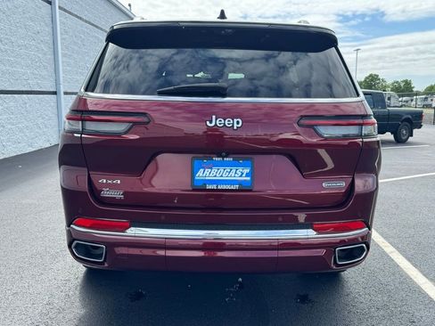 Used 2024 Jeep Grand Cherokee L Overland w/ Advanced Protech Group III AWD/4WD image 11
