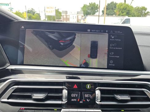 Used 2021 BMW X6 xDrive40i AWD/4WD image 52