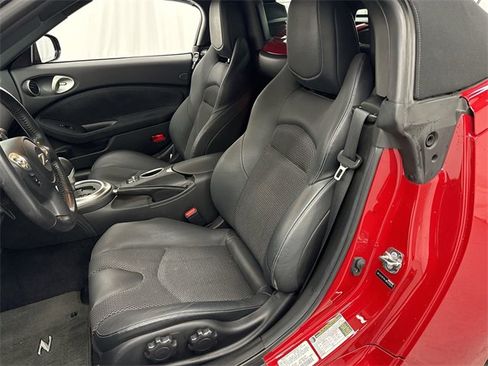 Used 2018 Nissan 370Z Touring image 11