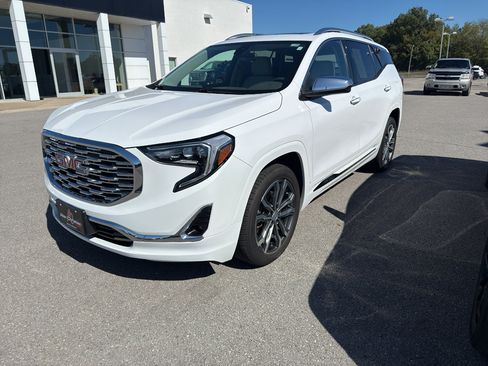 Used 2018 GMC Terrain Denali w/ Driver Alert Package II image 1