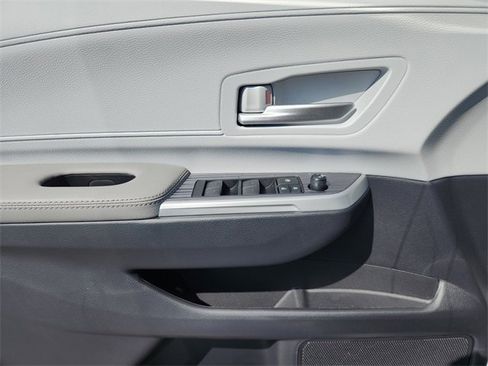 New 2026 Toyota Sienna XLE image 17