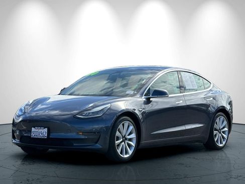 Used 2020 Tesla Model 3 Standard Range Plus RWD image 8