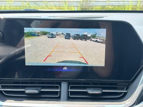 Used 2025 Chevrolet Trax LT w/ Driver Confidence Package FWD image 23