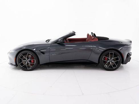 Used 2021 Aston Martin V8 Vantage Roadster image 2