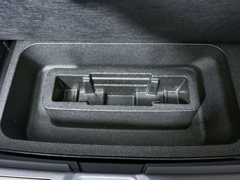 New 2026 Nissan Leaf SV+ w/ Illuminated Package FWD image 33