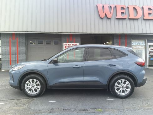 Used 2025 Ford Escape Active AWD/4WD image 4
