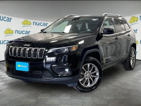 Used 2019 Jeep Cherokee Latitude Plus w/ Comfort/Convenience Group image 3