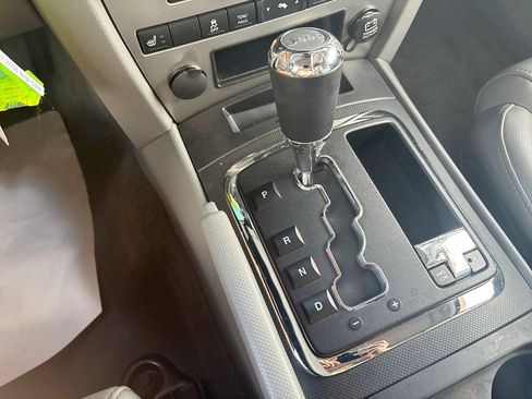 Used 2006 Jeep Commander 4WD image 26
