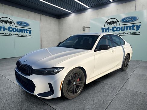 Used 2023 BMW 330i Sedan w/ M Sport Package image 2