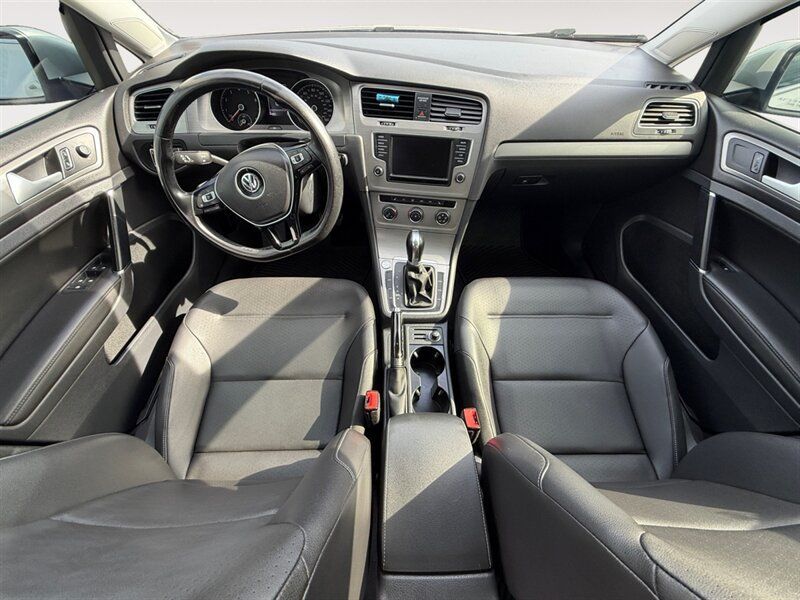 Used 2016 Volkswagen Golf Limited Edition FWD image 11