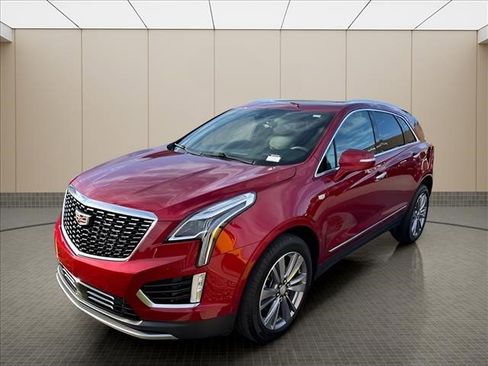 Used 2025 Cadillac XT5 Premium Luxury w/ Technology Package AWD/4WD image 1
