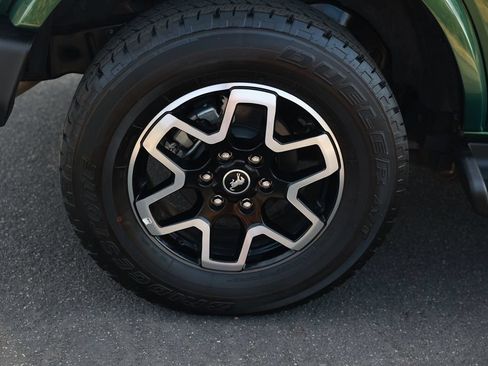 Used 2025 Ford Bronco Outer Banks AWD/4WD image 9