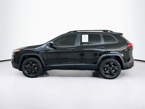 Used 2017 Jeep Cherokee Sport AWD/4WD image 4