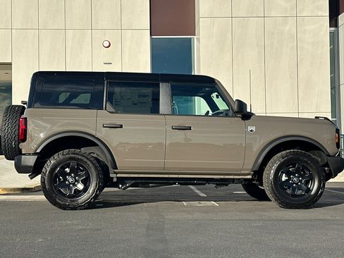 New 2025 Ford Bronco Big Bend image 2